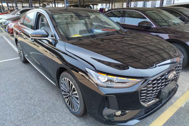 Used Chery Fengyun A8L 2025 1.5 TGDI 145 km Luxury Version
