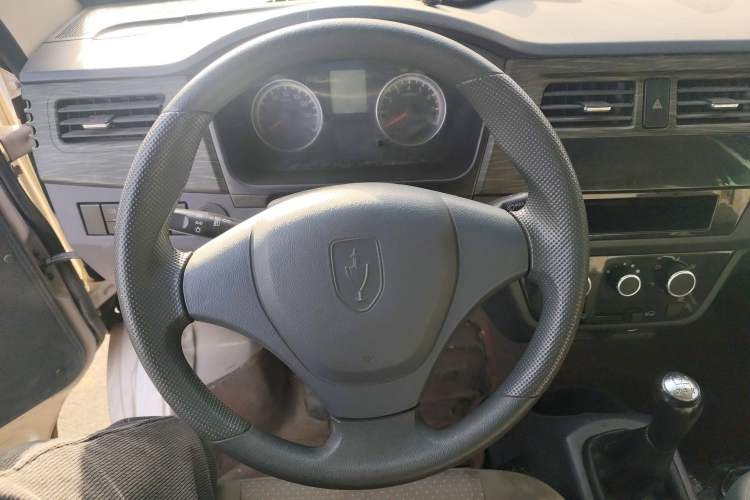 Used Jinbei Hiace X30 2023 1.5L Super-Enjoyment Van 2/5 Seats Non-Air-Conditioned Version SWC15M
