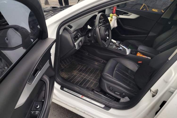 Used Audi A4L 2019 45 TFSI quattro Individual Sport Edition China VI
