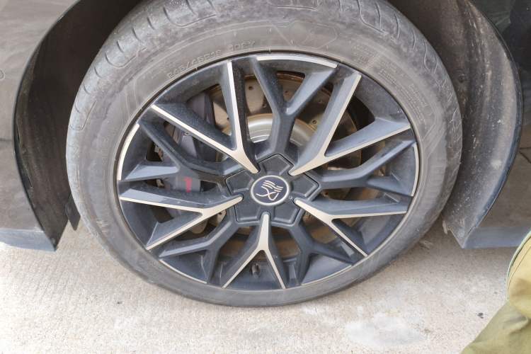 Used BYD Han 2024 EV Glory Edition 610 km All-Wheel Drive "Tian Shen Zhi Jia" Intelligent Driving Model
