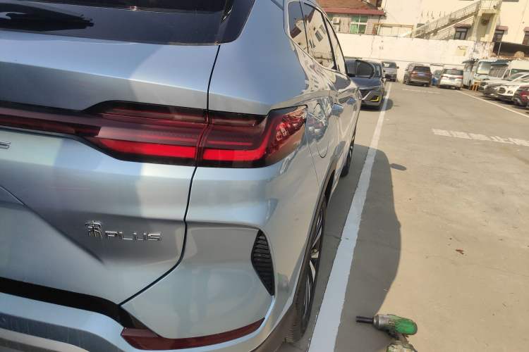 Used BYD Song PLUS New Energy 2023 Champion Edition EV 520KM Prestige Model
