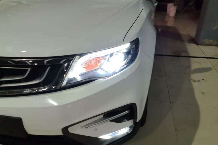 Used Geely Auto Emgrand X7 Sport 2018 1.8TD Automatic Two-Wheel Drive Smart Connect 4G Internet Edition
