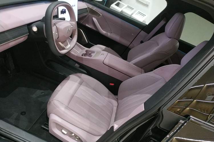 Used ONVO L60 2024 60 kWh All-Wheel Drive
