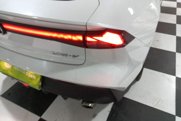 Used Changan UNI-V 2022 1.5T Prestige Version
