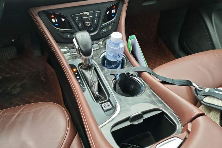 Used Buick Envision 2016 20T Two-Wheel-Drive Elite Model
