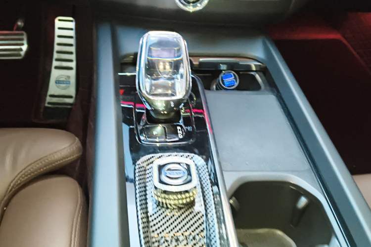 Used Volvo XC60 2023 B5 4x4 Smart Luxury Edition