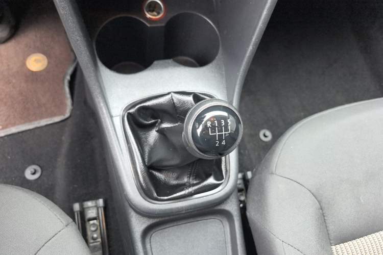 Used Volkswagen Polo 2014 1.4L Manual Fashion Edition
