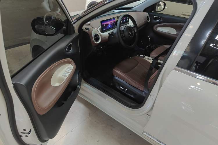 Used Wuling Bingo 2023 333 km Lingxi Connected+ Version
