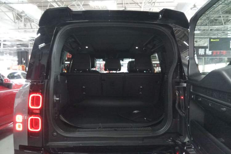 Used Land Rover Defender 2023 Facelift 110 3.0T P400 X-DYNAMIC HSE