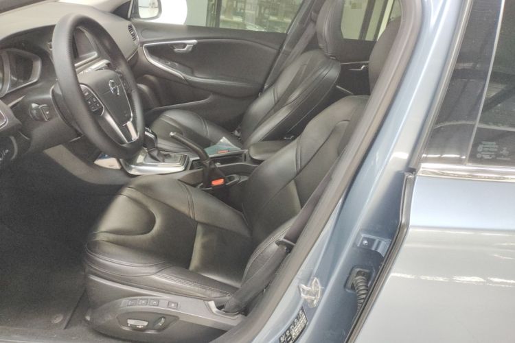Used Volvo V40 2018 T3 Zhiyi Edition