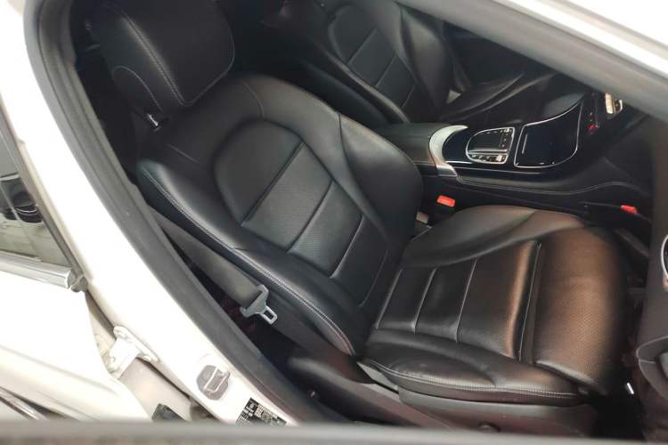 Used Mercedes-Benz GLC 2020 GLC 260 L 4MATIC Dynamic Model