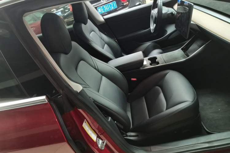 Used Tesla Model 3 2019 Long-Range All-Wheel-Drive Version
