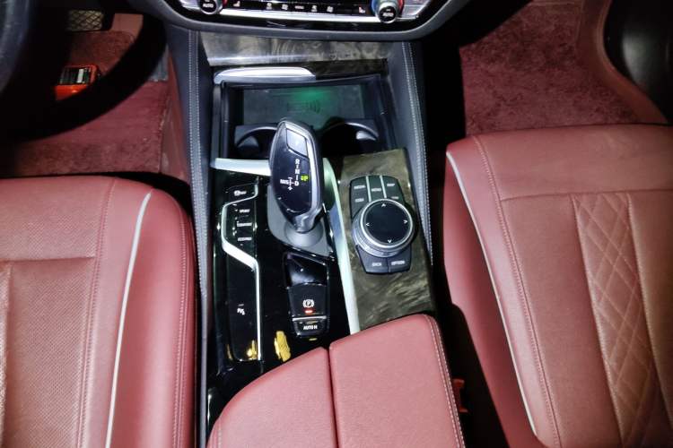 Used BMW 5 Series 2021 525Li Luxury Package
