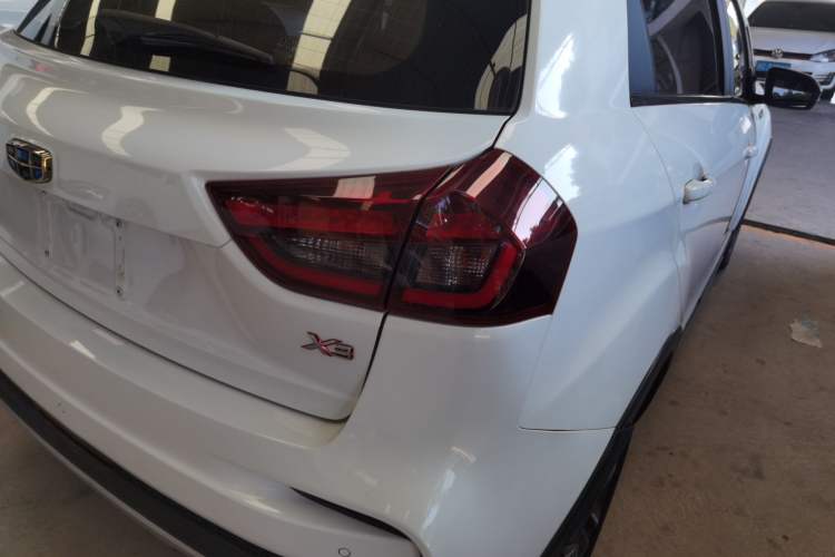 Used Geely Auto Vision X3 2019 Upgraded Model 1.5L CVT Prestige Version