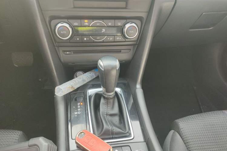 Used Mazda Mazda 3 Axela 2017 Hatchback 1.5L Automatic Luxury Model Emission Standard China V
