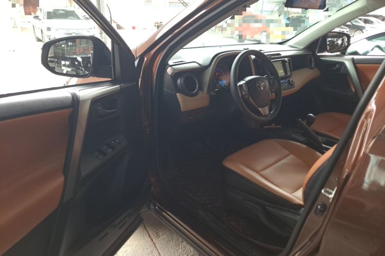 Used Toyota RAV4 2016 2.0L CVT Two-Wheel Drive Fashion Edition China V Standard
