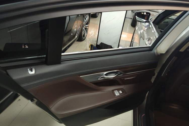 Used BMW 7 Series 2017 730Li Leading Model
