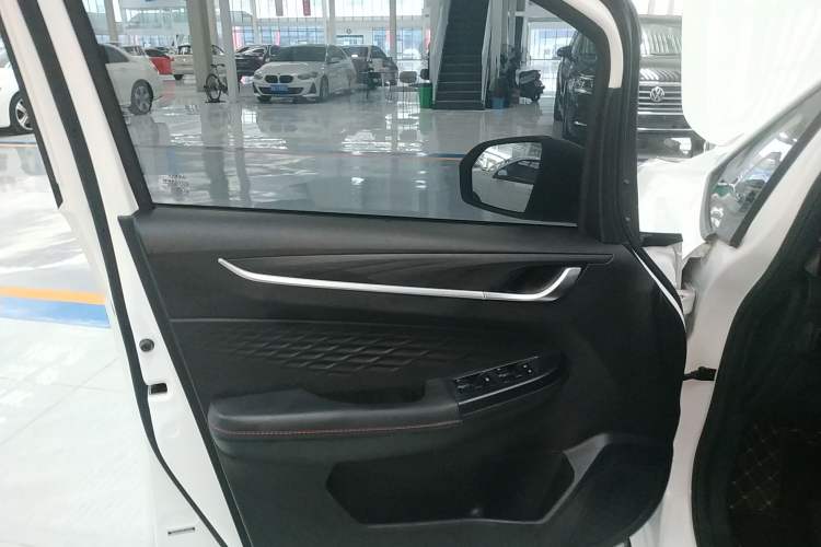 Used Geely Auto Vision X3 2021 PRO 1.5L CVT Deluxe Model
