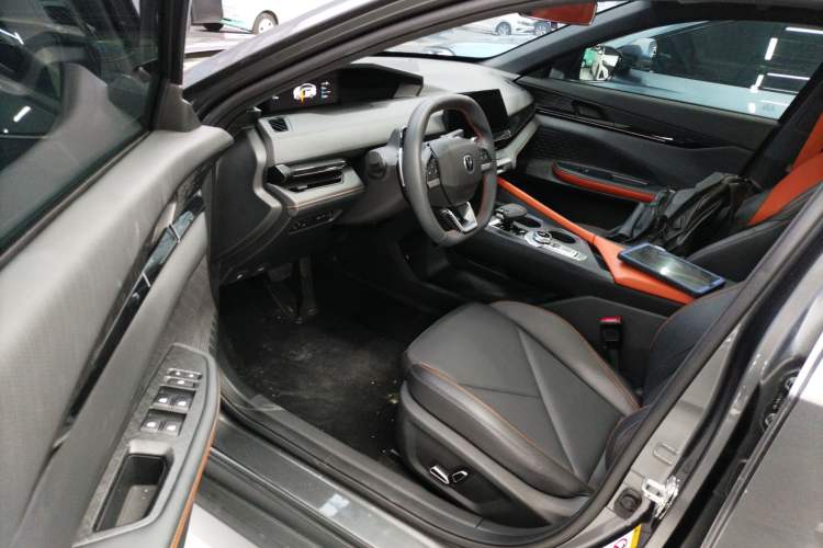 Used Changan UNI-V 2022 1.5T Prestige Version
