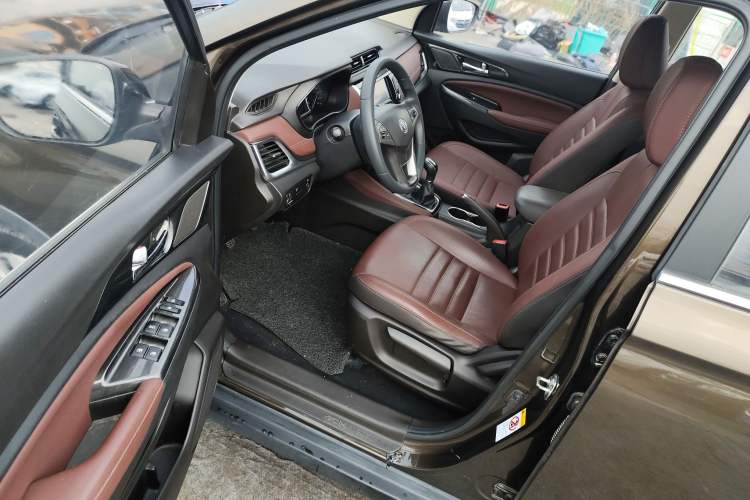 Used Changan Lingxuan 2017 1.6L Manual Happiness Edition