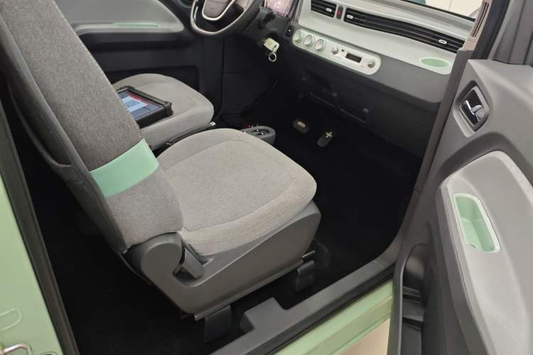 Used Wuling Hongguang MINIEV 2021 Macaron Premium Model – Lithium Iron Phosphate
