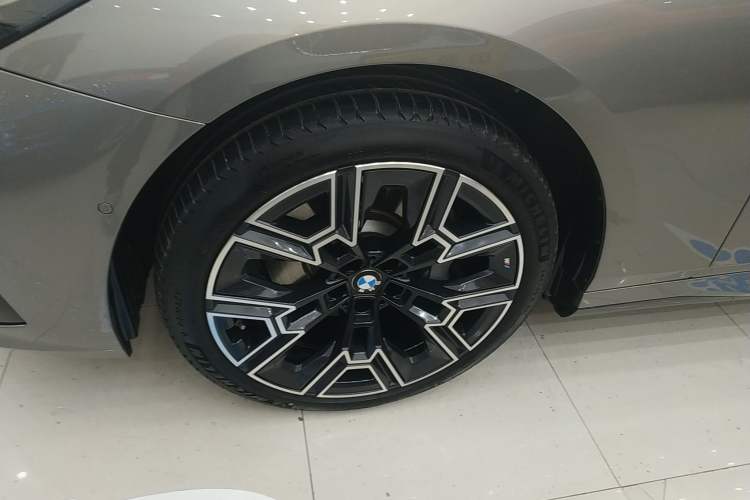 Used BMW 5 Series 2024 530Li Luxury Edition M Sport Package
