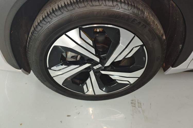 Used  E5 2024 530km Starship Edition
