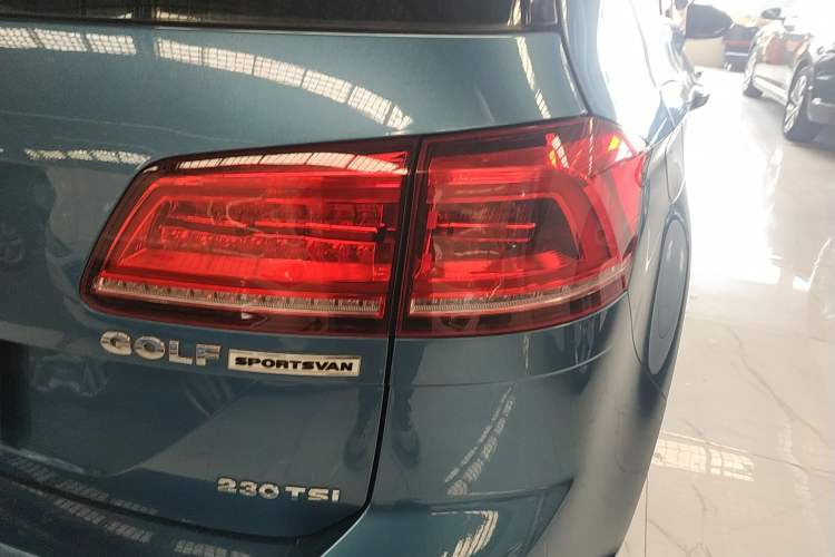 Used Volkswagen Golf Sportsvan 2018 230TSI Automatic Trend Edition
