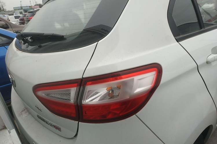 Used Cowin C3R 2015 1.5L Manual Gold Diamond Edition