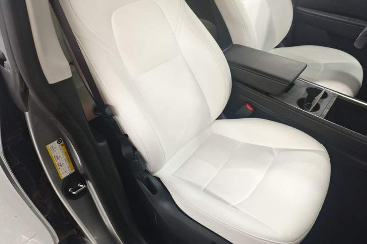 Used Tesla Model Y 2023 High-Performance All-Wheel-Drive Version