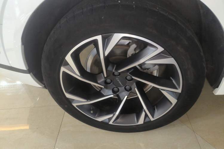 Used Lynk & Co 09 2021 2.0T Halo Six-Seater
