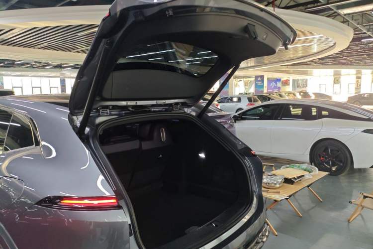 Used  07 2024 Max Extended-Range Edition