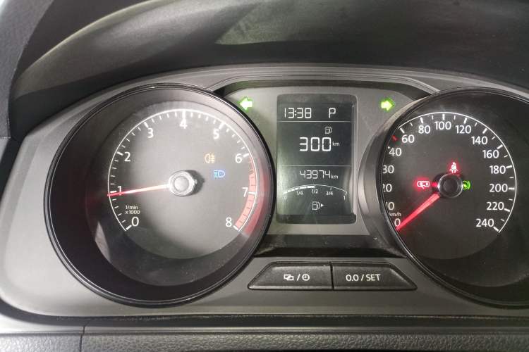 Used Volkswagen Gran Lavida 2015 1.6L Automatic Fashion Edition
