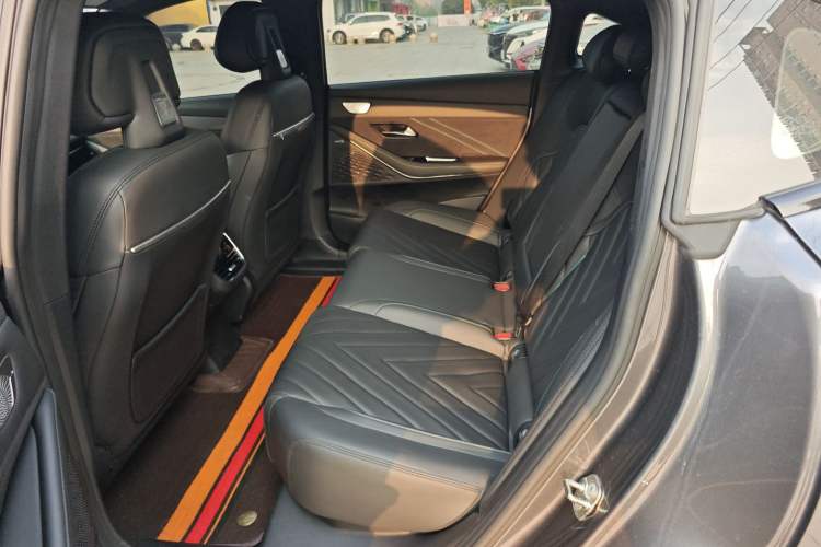 Used  SL03 2023 200Max Range-Extended Version
