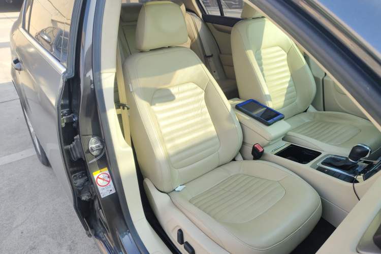 Used Volkswagen Magotan 2013 1.8TSI Premier Model
