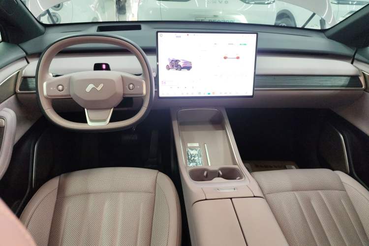 Used ONVO L60 2024 60 kWh Rear-Drive Version