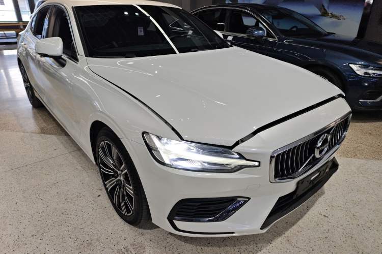 Used Volvo S60 New Energy 2022 T8 eDrive Hybrid All-Wheel Drive Smart Luxury Edition
