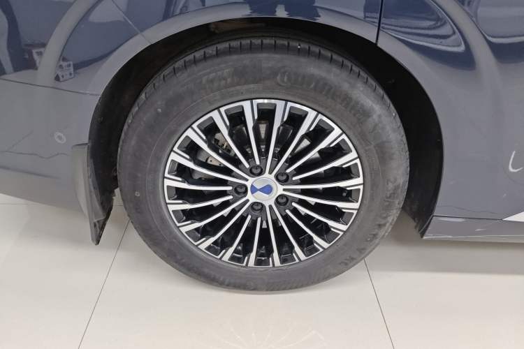 Used Denza D9 2022 DM-i 970 Four-Wheel Drive Flagship Model
