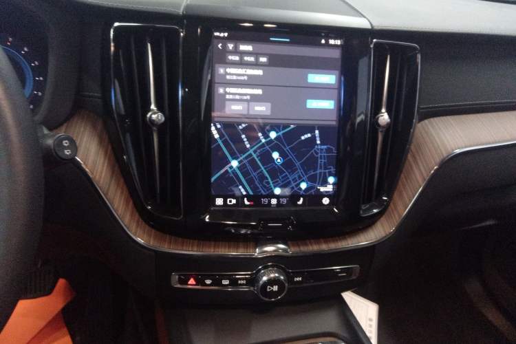 Used Volvo XC60 2022 B5 4x4 Smart Luxury Edition
