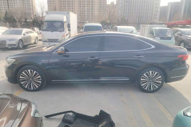 Used Volkswagen Passat 2020 Revised Version 330TSI Luxury Edition China VI Standard
