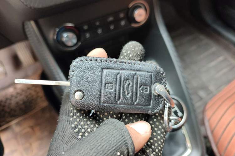 Used MG ZS 2017 1.5L Manual Deluxe Internet Edition
