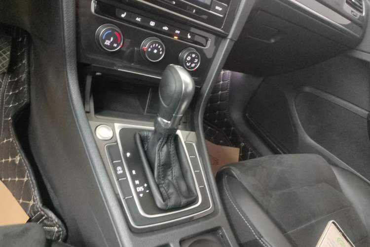 Used Volkswagen Golf 2018 230TSI Automatic Luxury Version