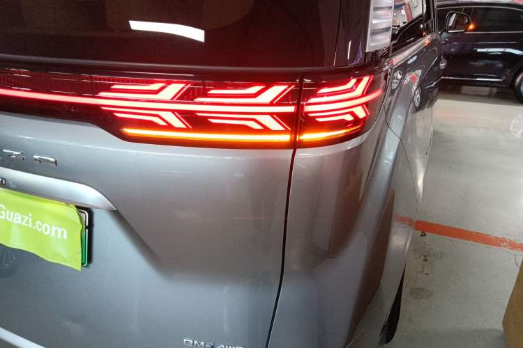 Used Denza D9 2022 DM-i 970 Four-Wheel Drive Flagship Model