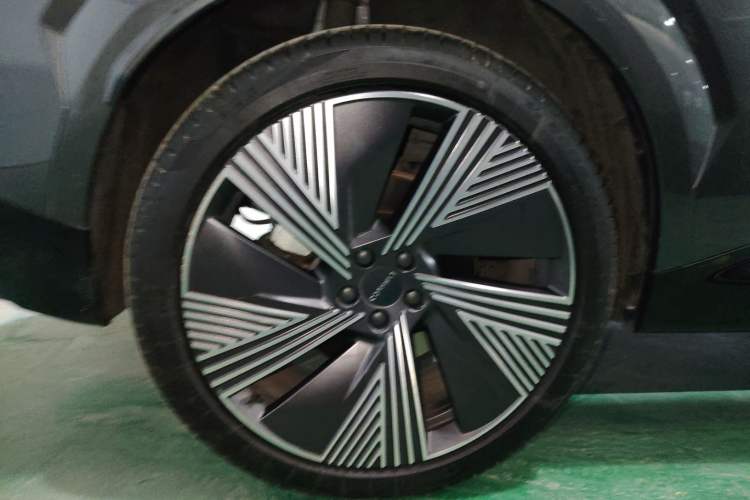 Used Lynk & Co 08 EM-P 2023 120km Long-Range Halo