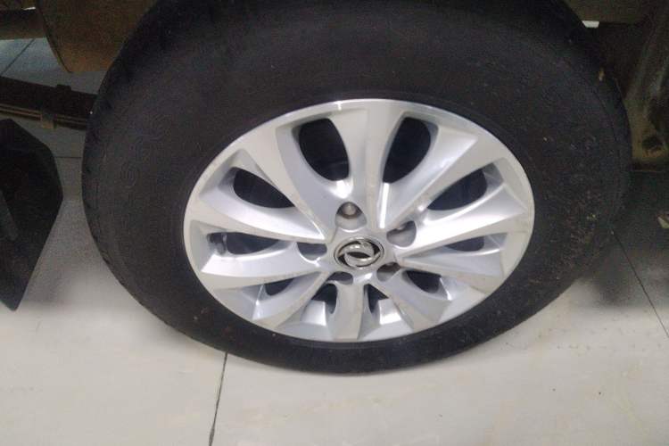 Used FORTHING Lingzhi 2018 M5L 1.6L 7-Seater Luxury Model