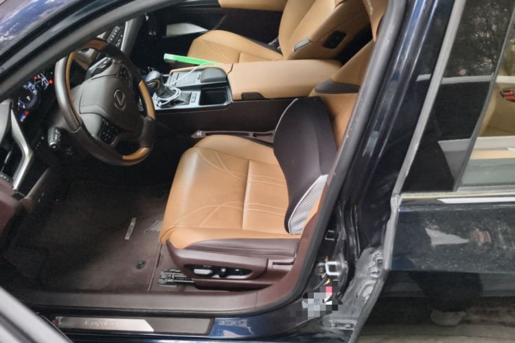 Used Lexus ES 2018 300h Executive Version China V Standard
