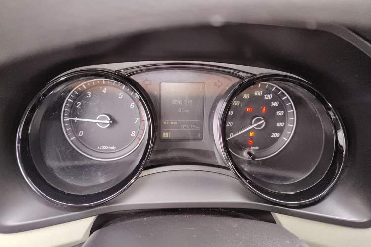 Used Wuling Hongguang PLUS 2019 1.5T Manual Comfort Version 7 Seats