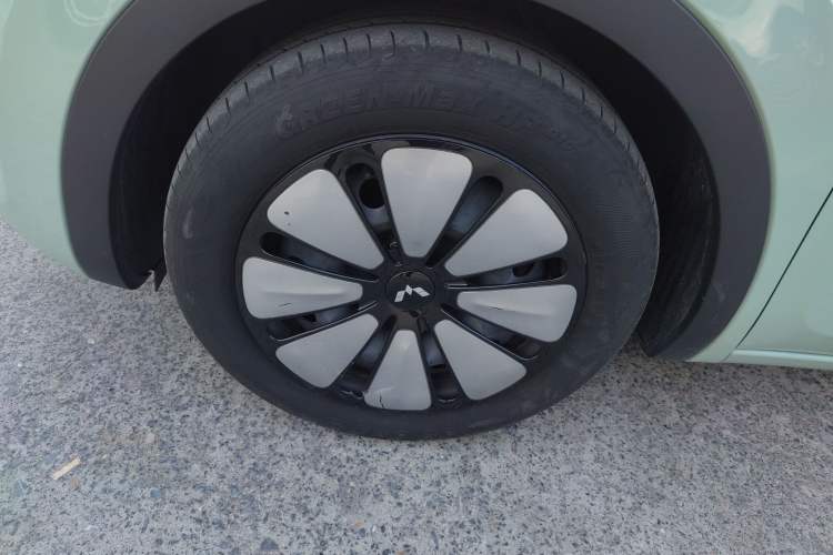 Used Wuling Bingo 2024 410 km Lingxi Deluxe Edition