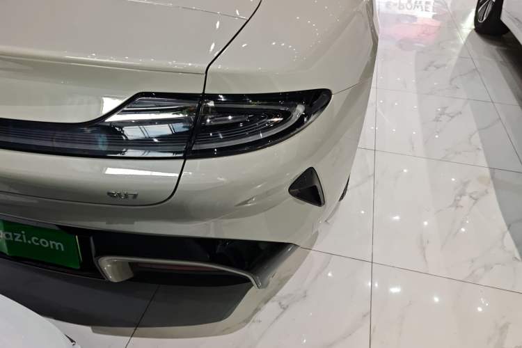 Used  SU7 2024 Rear-Drive Standard Founder Edition
