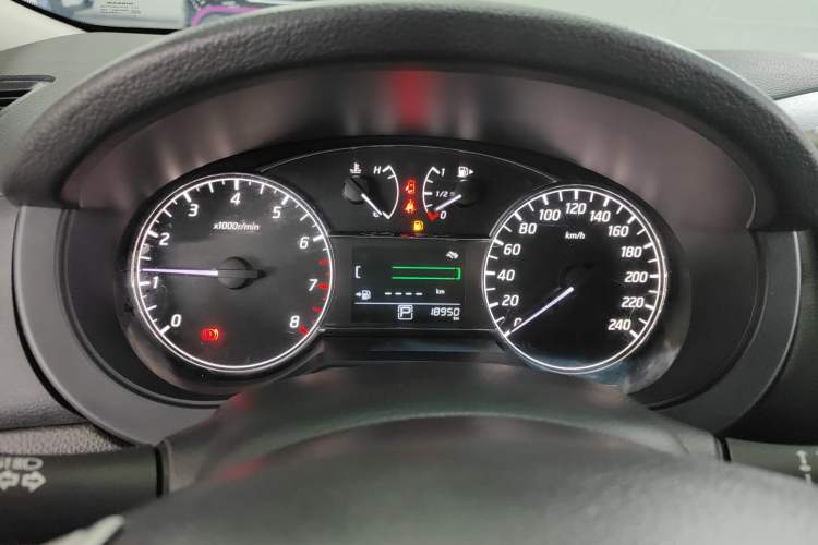 Used Nissan Tiida 2021 1.6L CVT Cool Edition
